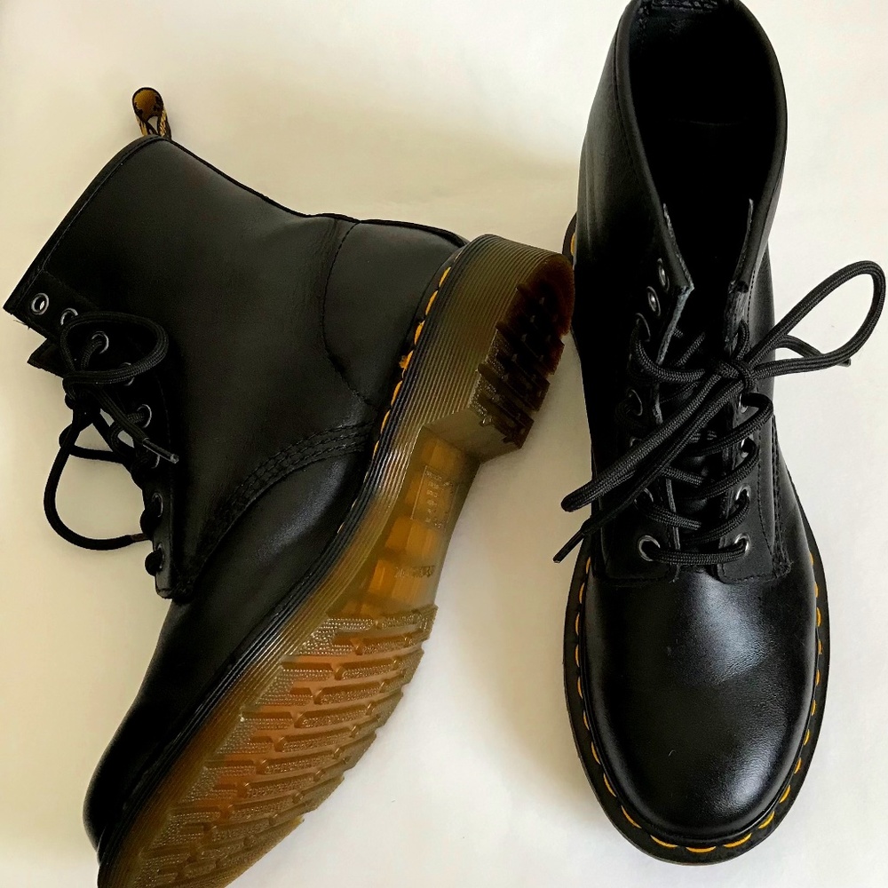 Dr Martens combat boots new size 9,  1460, smooth leather